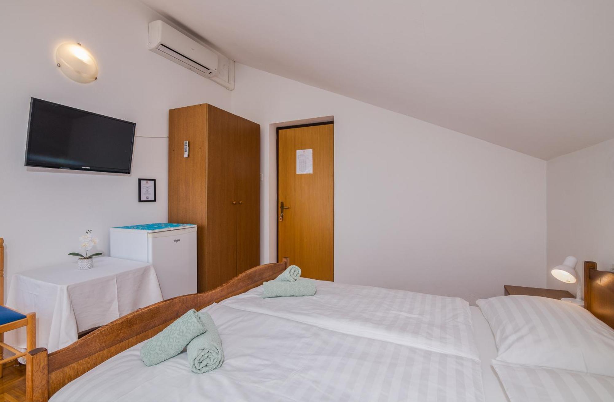 B&B Segulja Malinska Exteriör bild